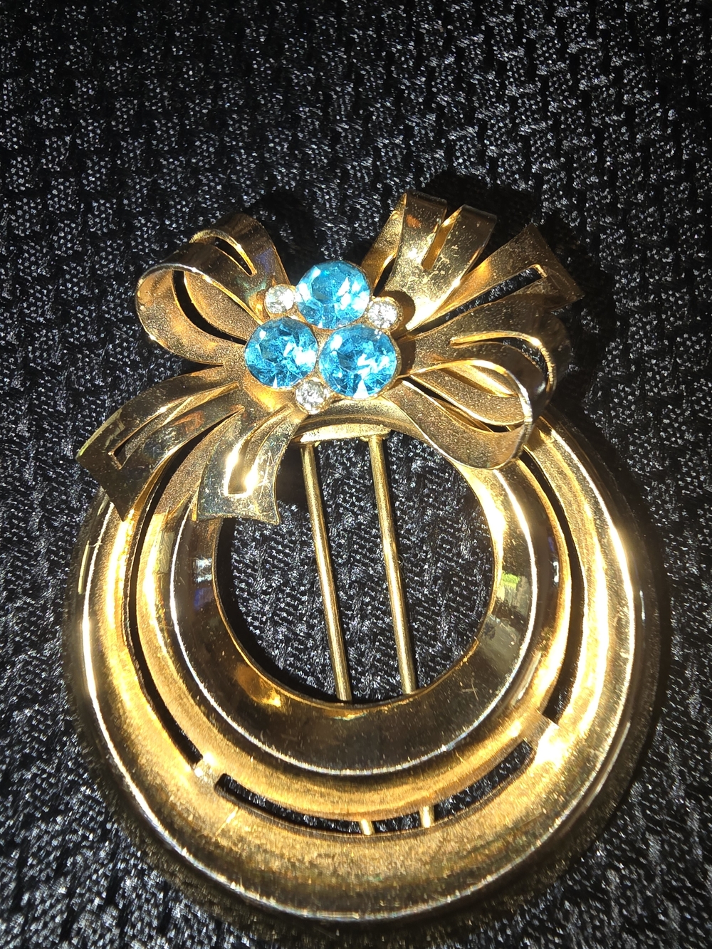 Vintage Coro Gold-Tone Fur Clip Brooch – Teal & Clear Rhinestones – Bow Design
